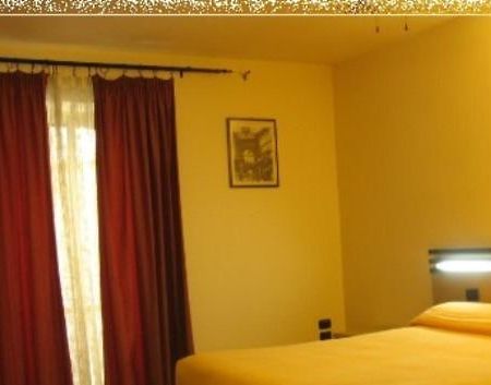 Duomo Apartments נאפולי חדר תמונה